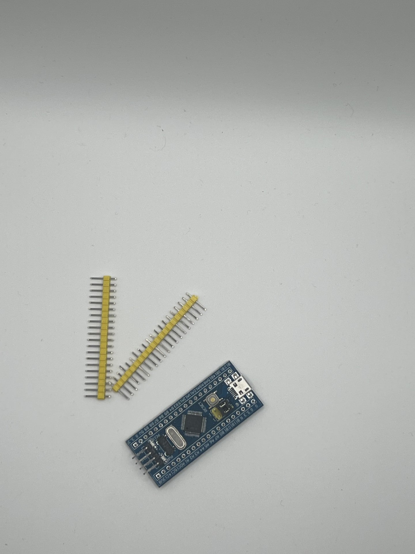 Bluepill Minimum Micro USB System Development Board.