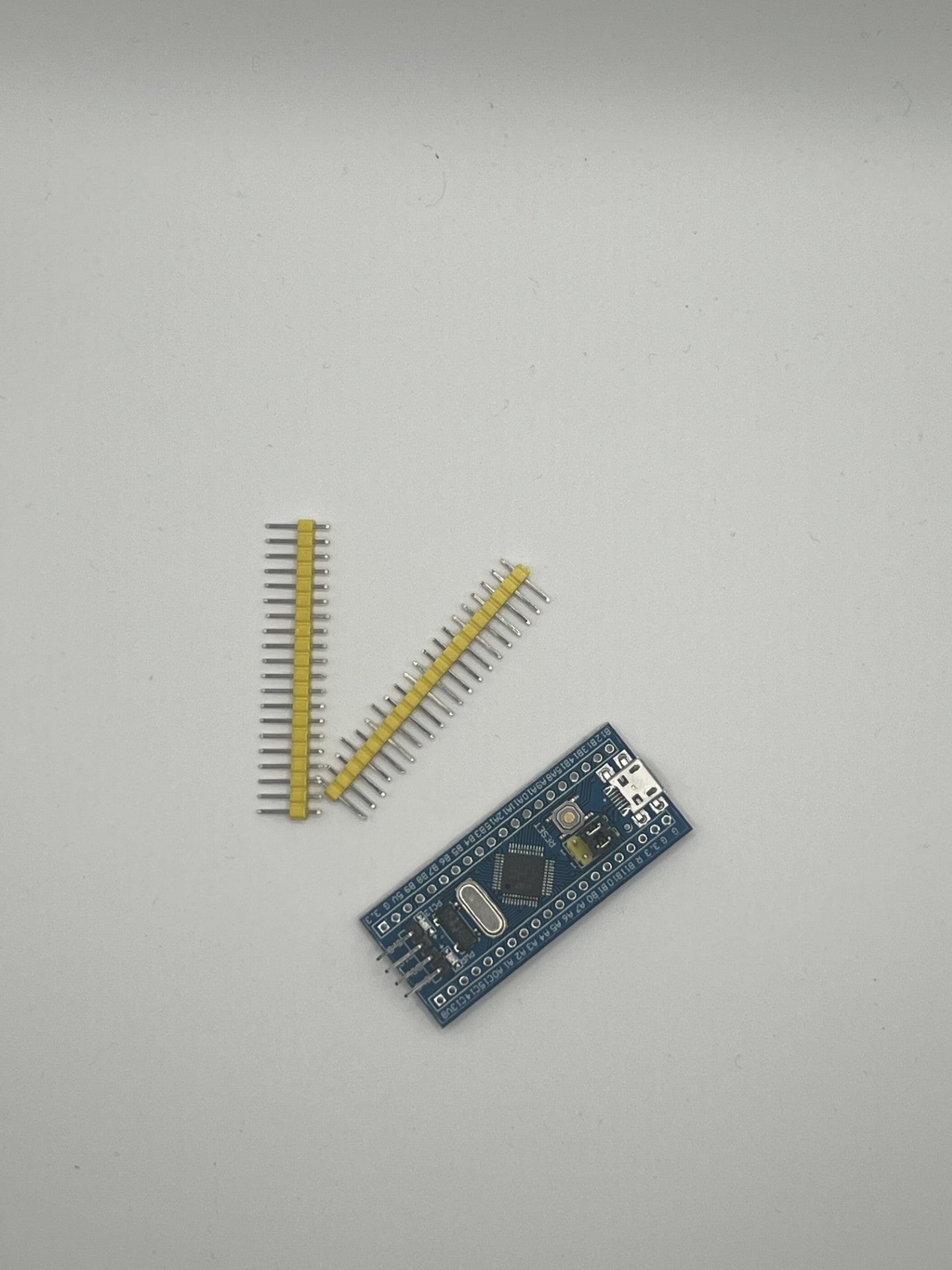 Bluepill Minimum Micro USB System Development Board with pins